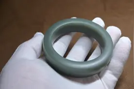 玉友为70岁岳母定制的手镯，断断续续两个多月时间，玉终成器。视频封面