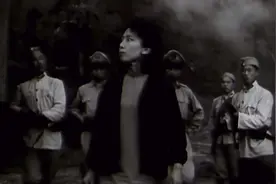 励志电影《烈火中永生》精彩片段，致敬为了新中国英勇献身的先烈视频封面