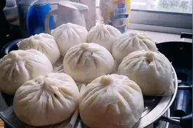 白菜猪肉馅蒸包，记住白菜不能剁影响馅的口感，教你正确做法视频封面