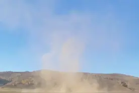 秋季，是咱们新疆北方牧民转场的季节!视频封面