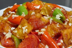 厨师长教你烧茄子的家常做法，步骤详细，外焦里嫩下酒又下饭