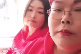 记录我们在一起的日子，每个节日都要聚聚，要我们珍惜爱与被爱！