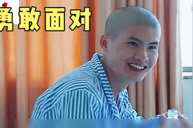 小伙查出脑肿瘤，没有家人陪伴，他会如何独自面对手术。纪录片！