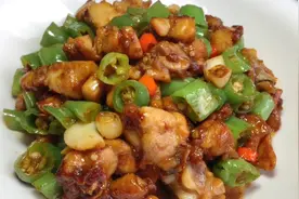 厨师长教你青椒炒鸡的家常做法，步骤详细，鲜辣入味下酒又下饭视频封面