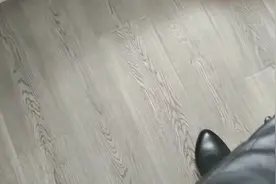 这么难脱下的皮靴为啥要买呢视频封面