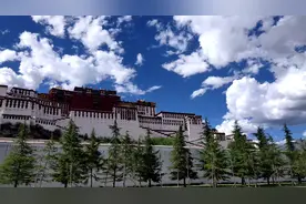 布达拉宫（英文译音：the Potala Palace）
