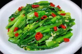 炒油麦菜，切记直接下锅炒，大厨教你正确做法，口感脆嫩还不发黄