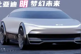 比亚迪明：车长5米3，油耗2.0，六擎四驱，能原地掉头和横向移动