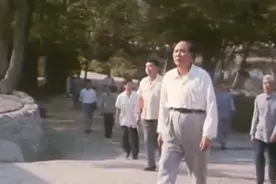 主席带领众人回乡，却看到乡亲们的日子过得依旧不如意！视频封面