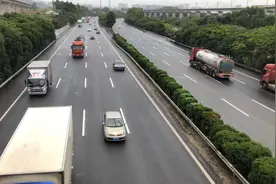 厦门地区上门回收旧衣服，家里有不穿的旧衣服可以找我上门回收视频封面