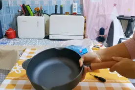 这口铸铁锅我买过5个，煎炸炒炖煮无所不能，无涂层不粘锅真好用视频封面