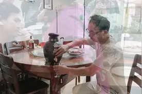 放下酒杯，举起茶杯。以茶会友……视频封面