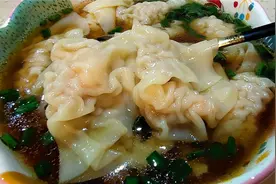 广东“鲜虾云吞”这样做外皮嫩滑，肉馅鲜甜多汁又爽脆，超好吃视频封面