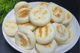 全程不用油不用2次发酵。教你做酸奶小饼，暄软好吃，一口一个视频封面