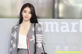 韩国美女练瑜伽微胖型，身材比例一级棒！视频封面