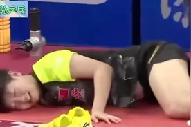 莎宝和梦姐互相踩背按摩💆，梦姐轻点，咱莎宝个小不受力视频封面