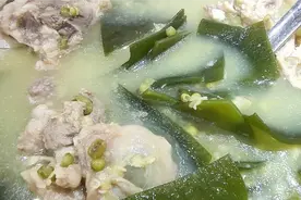 广东“夏天消暑靓汤”绿豆这样搭配，汤鲜味甜，超好喝还好处多多视频封面