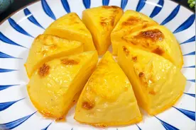 家里有牛奶鸡蛋，试试这样做，简单一做，瞬间变高档甜品，馋人！