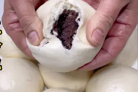 老式“笨发面”豆沙包真好吃！暄软白胖不发酸，豆沙香甜有颗粒感