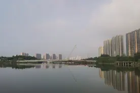 现场实拍:北方三线城市的高档湖景房视频封面