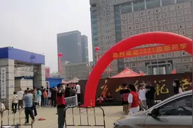 9.11唐山师范学院，新生报到，场面热闹视频封面