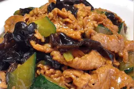 厨师长教你溜肉片的家常做法，步骤详细，咸鲜滑嫩下酒又下饭