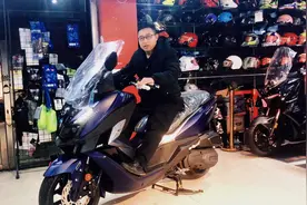 为什么人到中年都喜欢玩踏板？舒适，实用，安全还是其他原因呢？视频封面