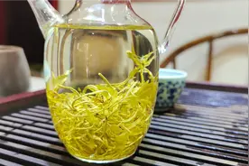荼荼姐分享：野生莓茶，对抽烟喝酒的人特别有好处视频封面