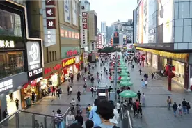 四川省成都市锦江区，春熙路步行街视频封面