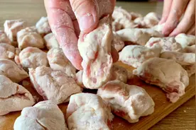 瘦肉扔进面粉里，居然这么酥脆香浓，方法太精妙了视频封面