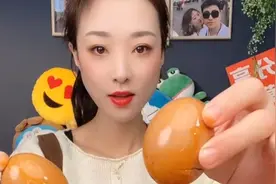 鸡胚胎蛋，里面有汤有肉有蛋，灵魂吃法必须先喝口汤！