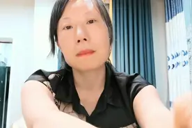 和父亲之间的矛盾越来越深，想要化解却感觉过不了内心那道坎。视频封面