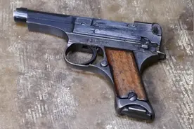 日本九四式手枪，被公认的“很丑最很烂”的军用手枪之一。