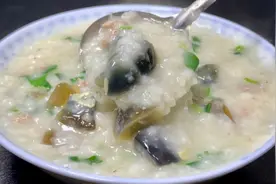 这才是皮蛋瘦肉粥的家常做法，浓稠香滑，鲜香味美喝它养胃又解馋视频封面
