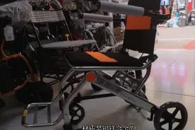 可折叠的老年人手推车，日常用或者出门旅行携带方便，还可以登机视频封面