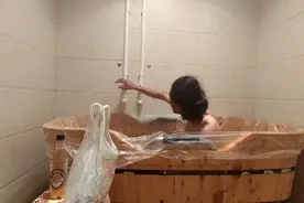 冬季穷游骑行西藏3个月，小伙在拉萨终于能洗上个热水澡！视频封面