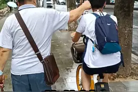 爷爷的揪耳朵拉车，昇仔乐在其中视频封面
