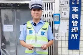 西安市4月12日正时交警上路查两轮电瓶车牌照，你有车牌与驾照吗