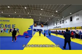 武汉马拉松今天开始领装备，来看看为什么说汉马的服务是第一牛的视频封面