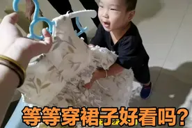 二胎2周岁拍成长照，女宝裙子太好看，宝妈好想有女儿，儿子皮猴视频封面