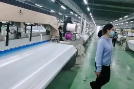 走进百亿级产业园一一江苏宿迁恒力集团佩捷纺织织造车间。视频封面