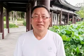 老年代步车，低速电动车具备三个条件可以上路，买时一定要注意视频封面