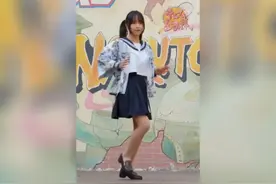 初二女生舞蹈表演，青涩自信，元气满满，加油！视频封面