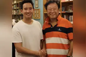张俊以和泰国最大党党首准总理皮塔相聚，和他信贝东丹如何权斗？视频封面