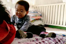 一周半的小孩除了爸妈喊得清，就会啊，啊，啊。真愁人。视频封面