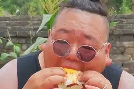 全网最重量级大胃王，体重四百斤狂吃不止，为保命被迫减肥！视频封面