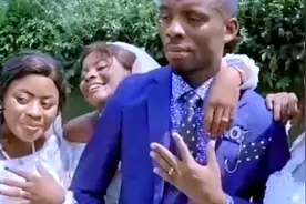 三胞胎姐妹同时嫁给同一个男人视频封面