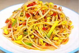 贵州家常小炒糟辣椒肉沫炒豆芽，酸辣开胃，越嚼越香，上桌就没了视频封面