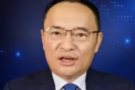 上海一名高校女教师课堂上公开否认南京大屠杀，你是为谁洗地？视频封面