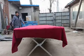 2米伸缩3米折叠摆摊货架，轿车后备箱轻松放下。视频封面